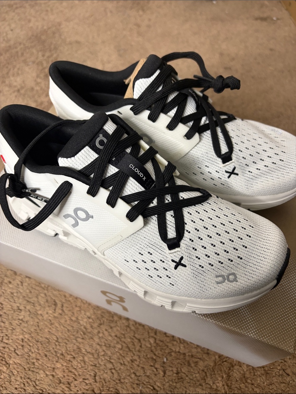 On Running Cloud X 4 Running Shoes - White/Black